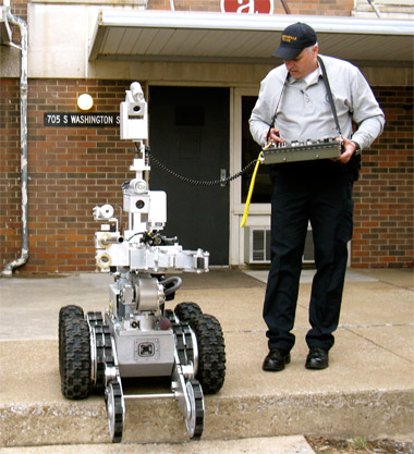 Bomb-disposal robot, X-ray machine will aid police