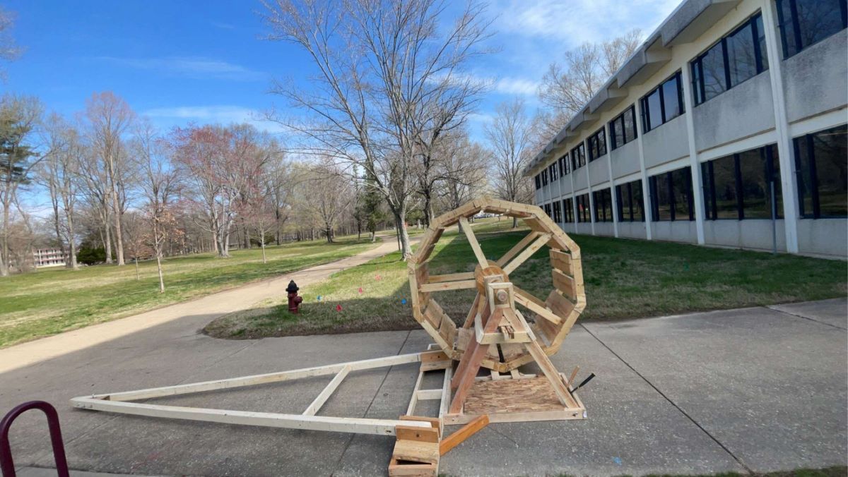 Media Advisory: SIU students build working replica of ancient crane