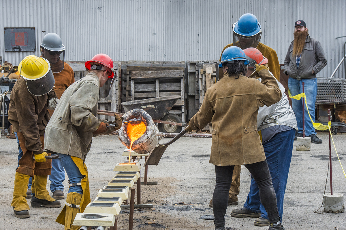 Iron pour