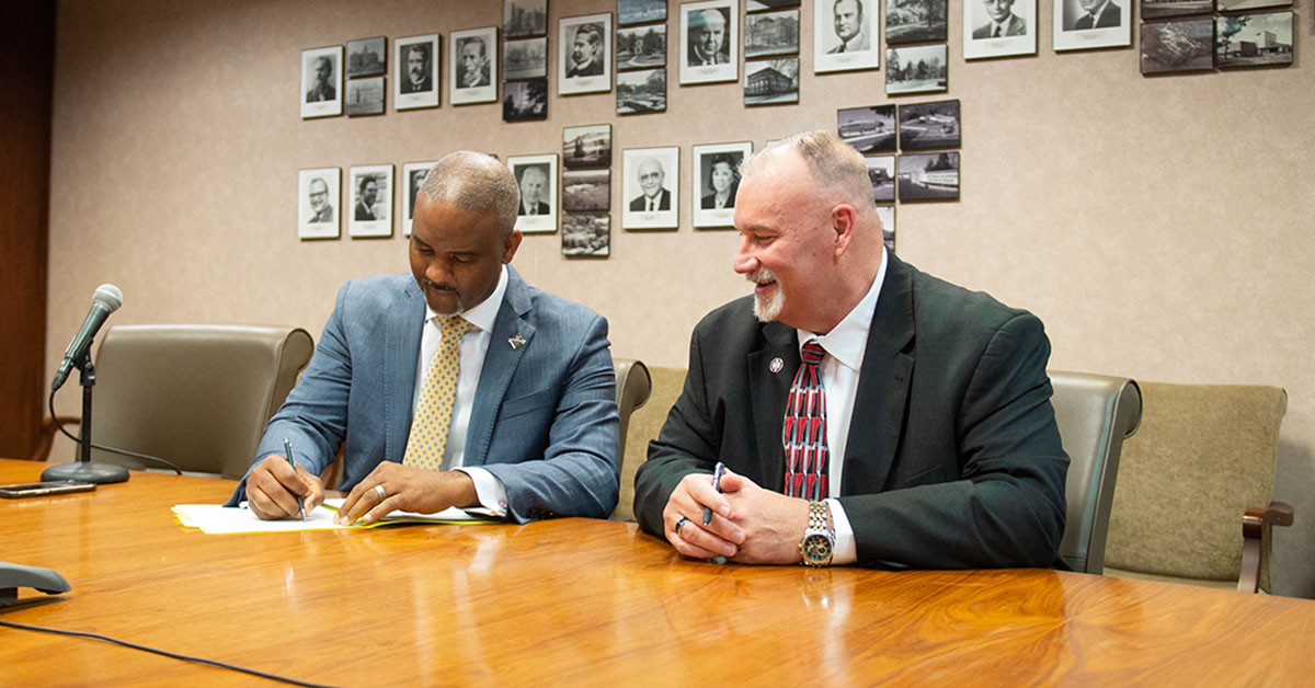 SIU, Shawnee Community College sign agreement for students to earn two degrees
