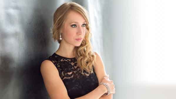 Grammy Award-nominated and SIU alumna mezzo-soprano Emily Fons
