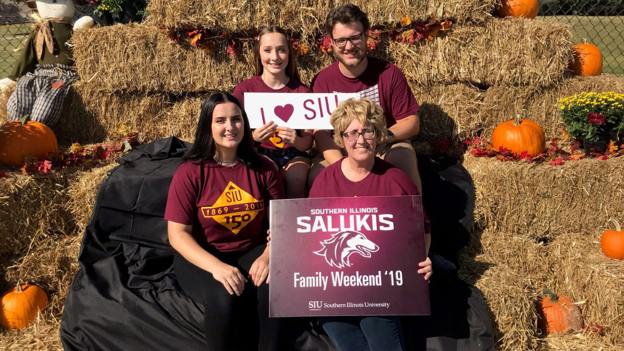 SIU family members at the 2019 SIU Family Weekend tailgate