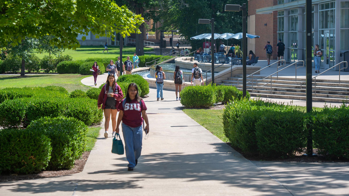 students-on-campus.jpg