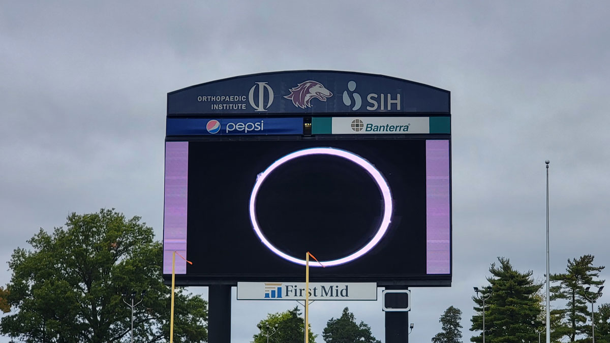 Ring of fire visible on the jumbo screen