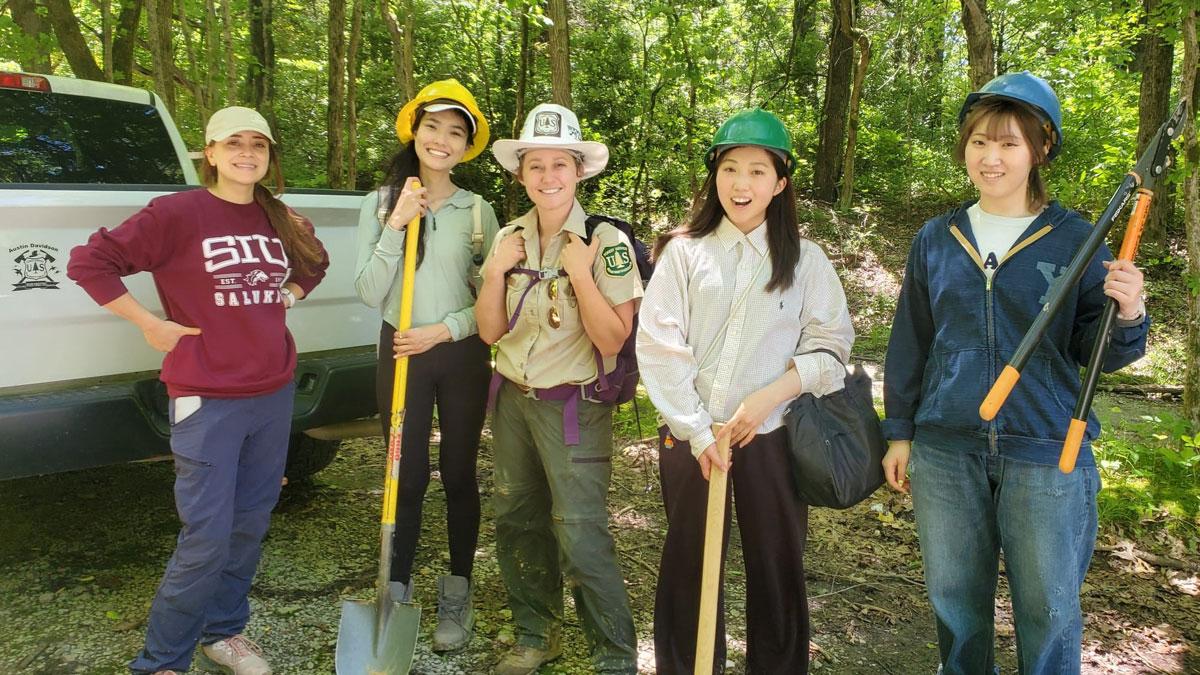 A group photo at Shawnee National Forest’s Panther Den wilderness area.